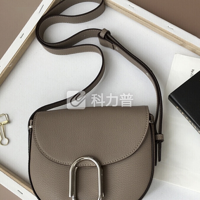 尊皇船长 JONHOGCHNZ 尊皇船长意大利奢侈品牌 小ck女包质感手掌纹牛皮 独特锁扣半圆马鞍包 精致翻盖斜挎真皮女包袋鼠 大象灰 现货 大象灰 现货