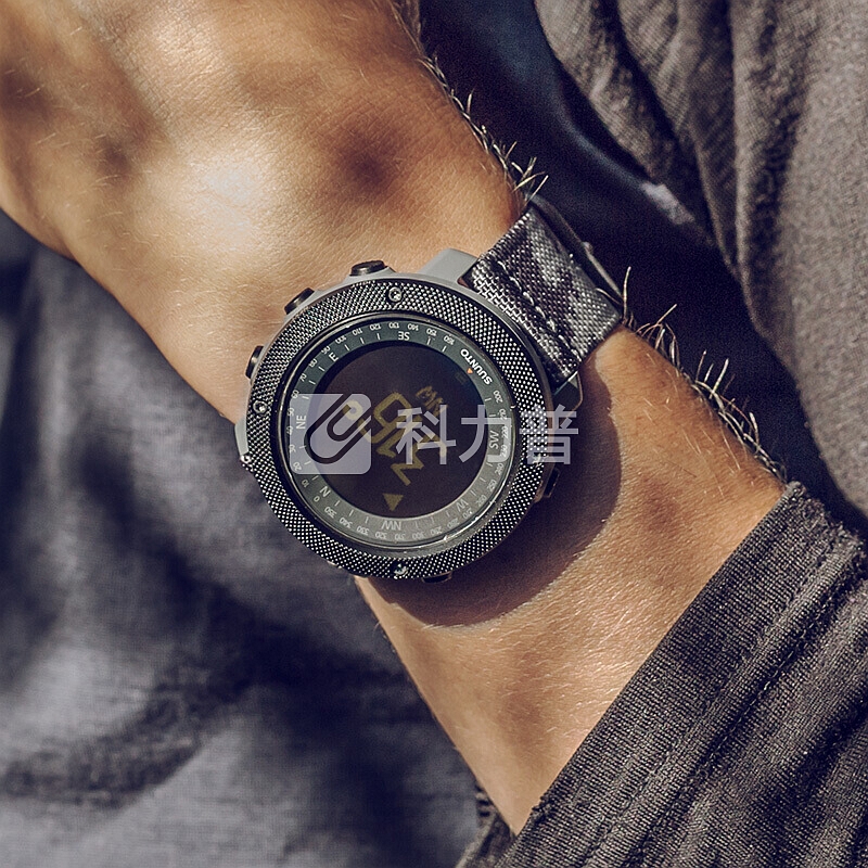 颂拓(SUUNTO) 远征系列 GPS 双卫星导航 100米防水 14天待机 智能手表 阿尔法城市迷彩