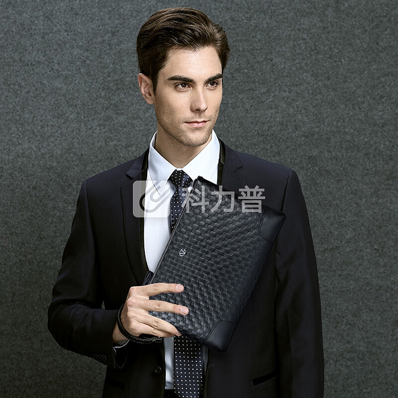 卓凡尼·华伦天奴 GIOVANNI VALENTINO 卓凡尼华伦天奴 手包男英伦商务手拿包时尚多功能手抓包头层牛皮8111945510黑色