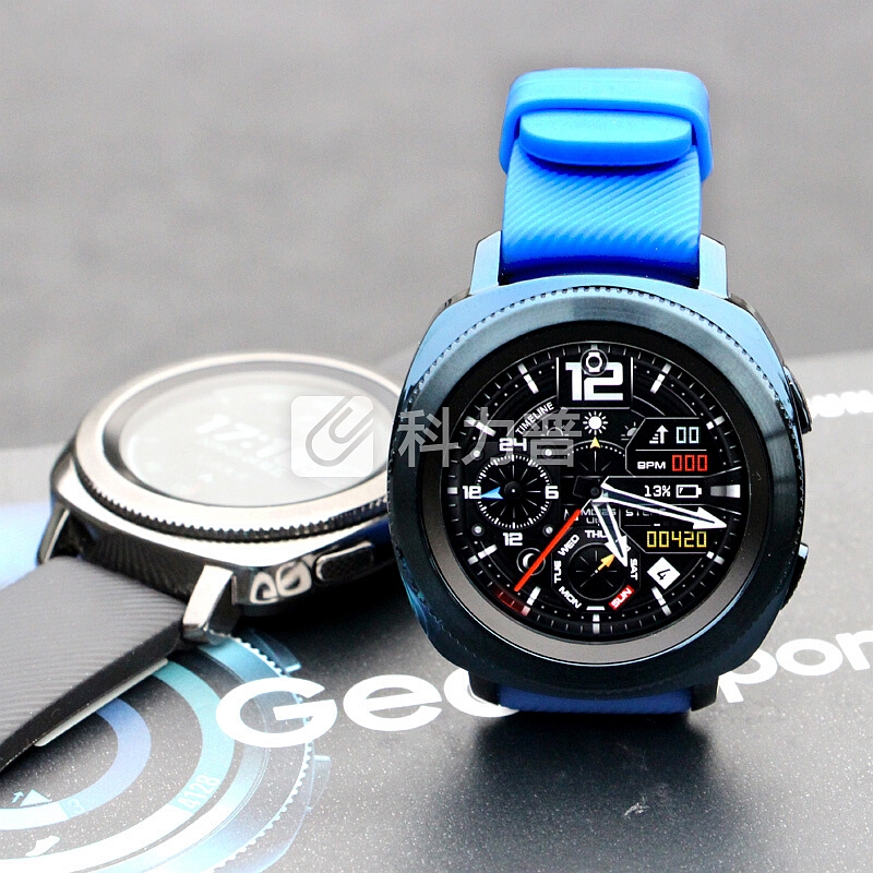 三星(SAMSUNG)Gear Sport运动手表 第二代智能手表 实时心率监测 GPS定位 兼容安卓和IOS 游泳防水 黑色