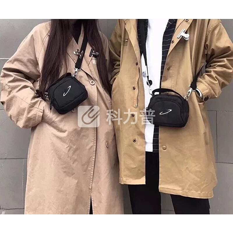 新品包包女2018新款ins超火包斜跨帆布包上新小包包时尚斜挎包蹦迪包 黑色普通人 现货