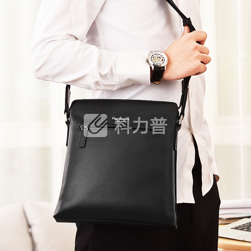 皮尔卡丹 皮尔卡丹pierrecardin单肩包 时尚休闲男单肩包 头层牛皮斜挎包J8A105-090414A黑色